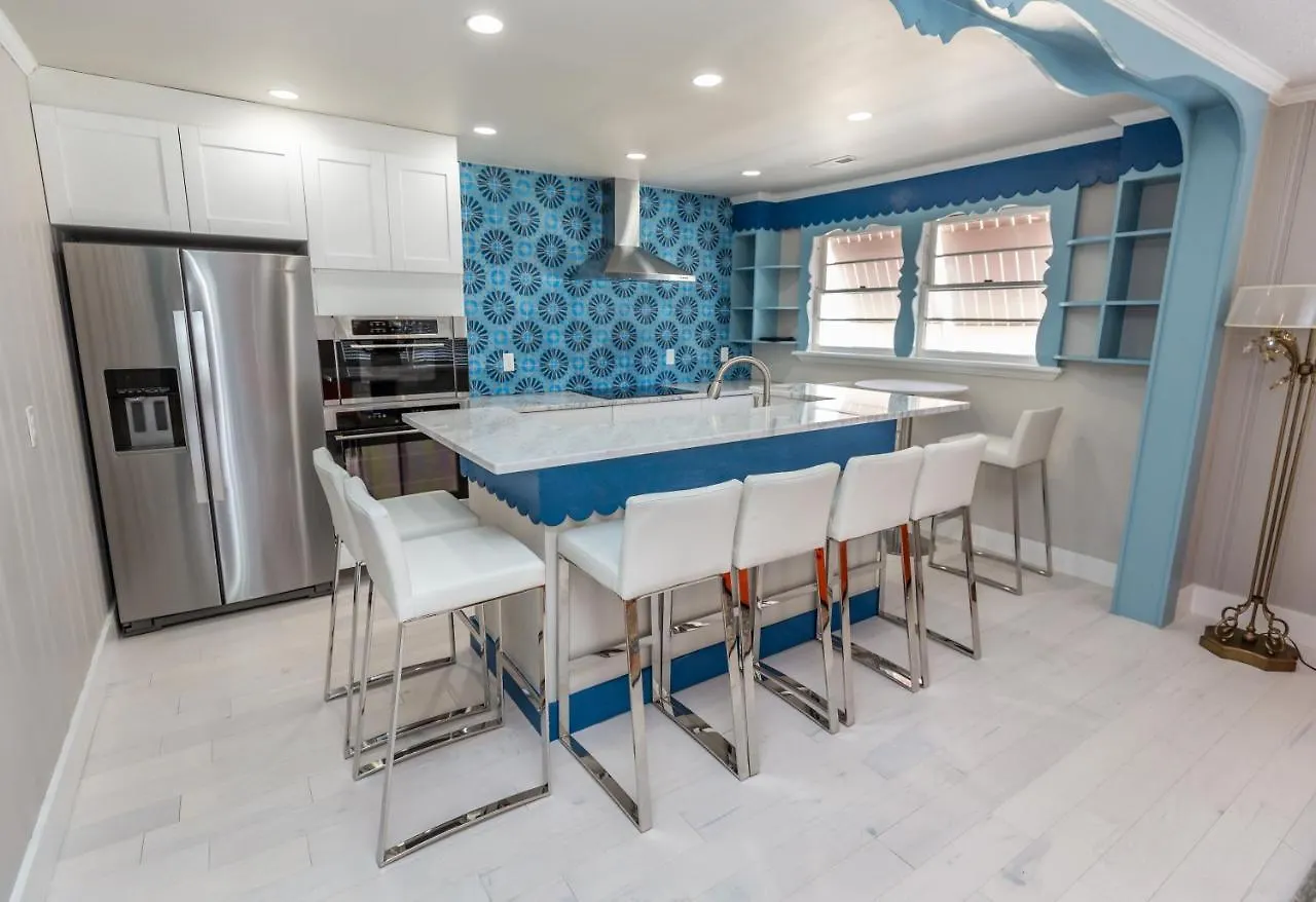 Hotel Hemingsway'S Village Luxury Beach Houses Virginia Beach