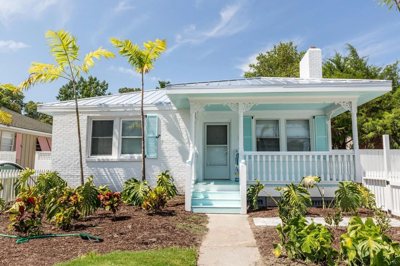 Hemingsway'S Village Luxury Beach Houses Virginia Beach Hotel