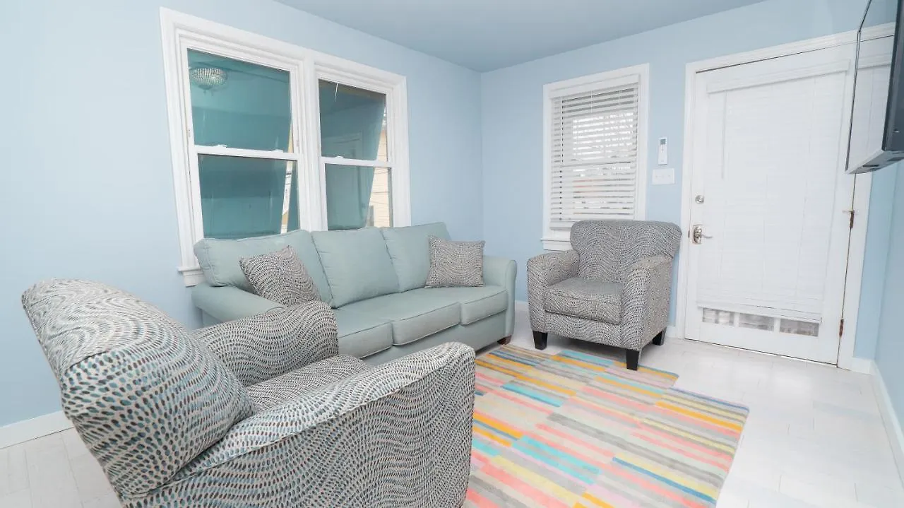 Hemingsway'S Village Luxury Beach Houses Virginia Beach Hotel