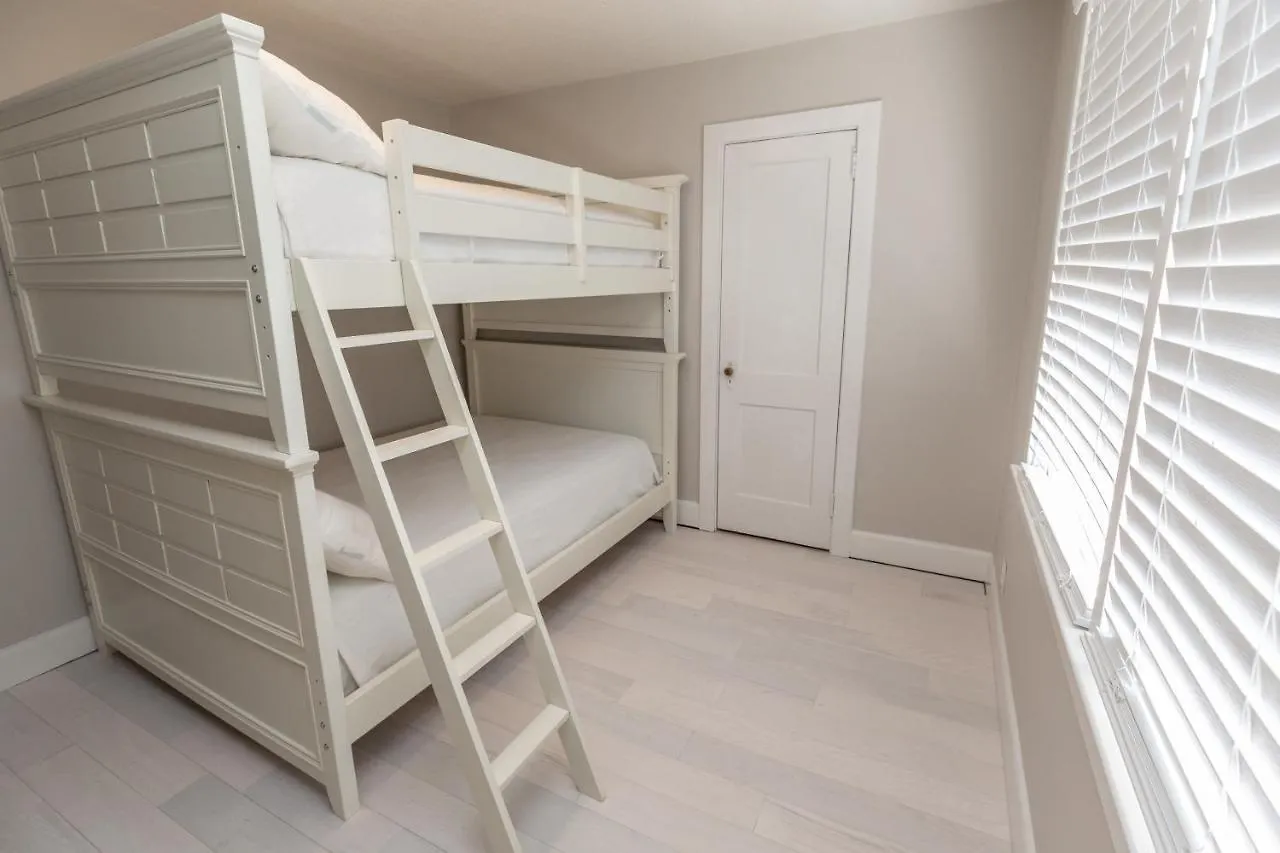 Hemingsway'S Village Luxury Beach Houses Virginia Beach Hotel