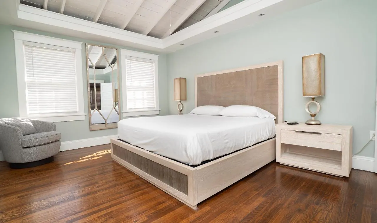 Hotel Hemingsway'S Village Luxury Beach Houses Virginia Beach United States